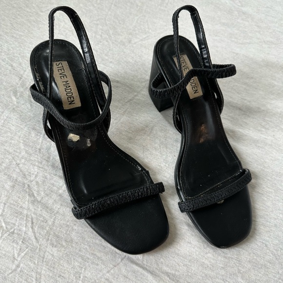 Steve Madden size 6 women’s chunky black leather block heels w/ stretchy straps - Picture 2 of 8